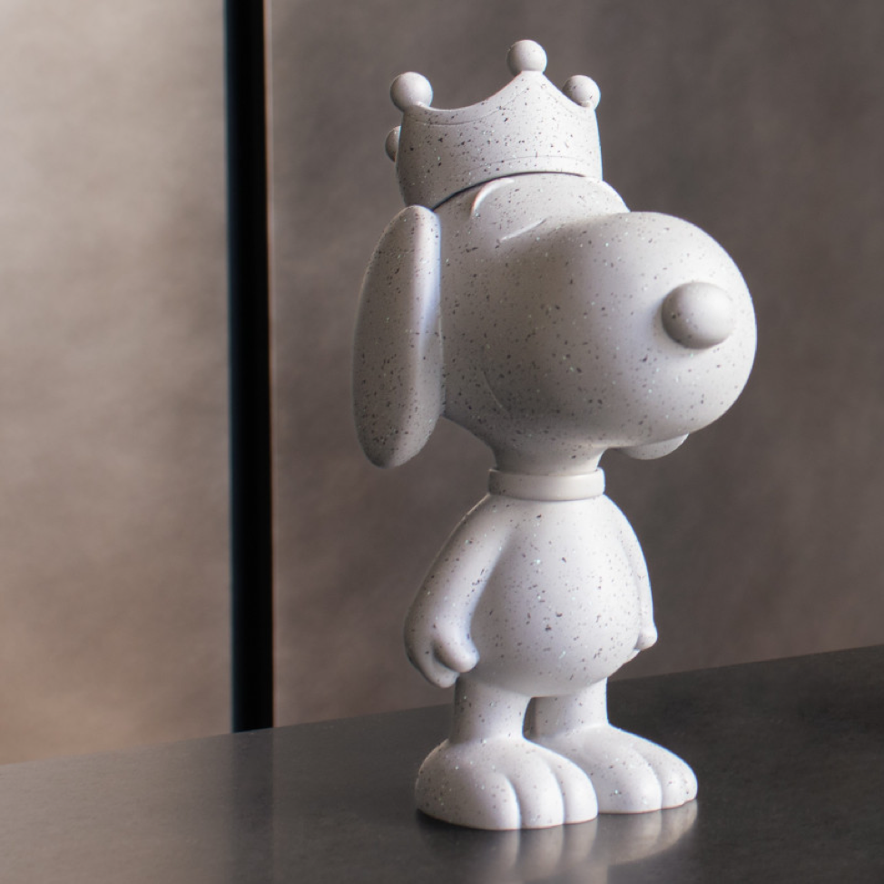 SNOOPY CROWN GRANITE