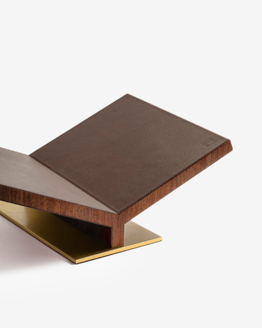 ASSOULINE - LIBRARY ACCESORIES | COLLECTOR CLASSIC BOOKSTAND BROWN PEBBLED LEATHER