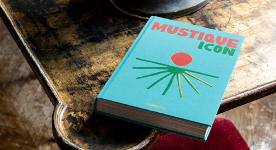 ASSOULINE - THE TRAVEL COLLECTION  -MUSTIQUE ICON
