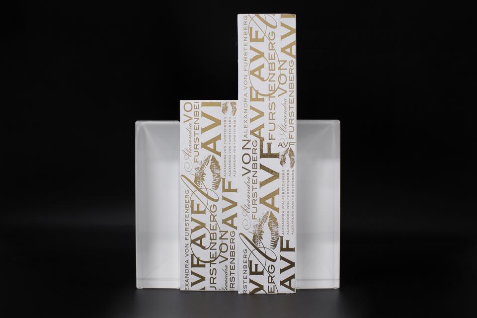 CHAPTER BOOKENDS WHITE